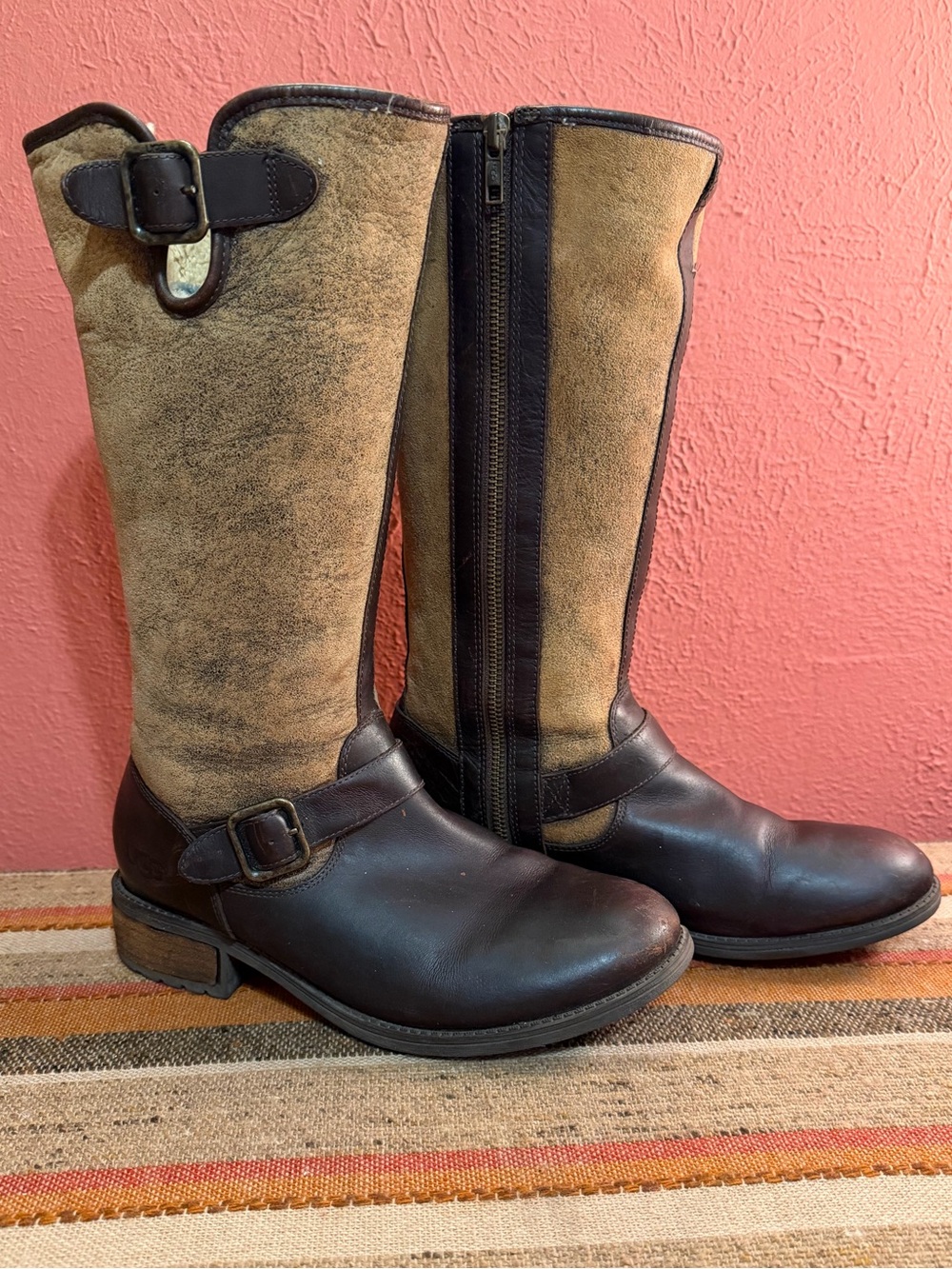 UGG Chancery Boots Bomber Leather & Shearling Size 9